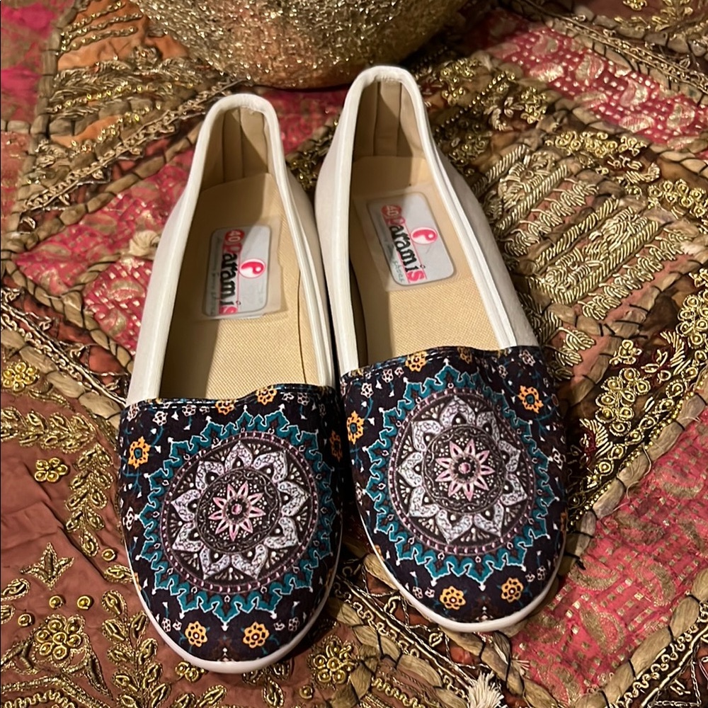 Women's dark blue and cream Slip-On Shoes